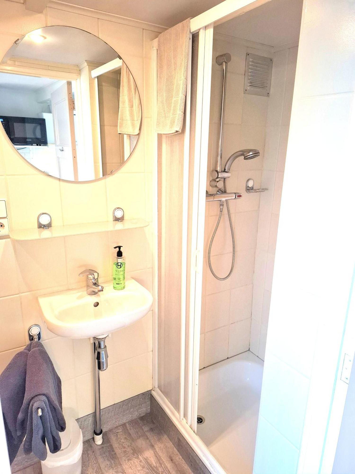 Vakantiewoning Met Terras Vlakbij Strand En Centrum Заутеланде Экстерьер фото